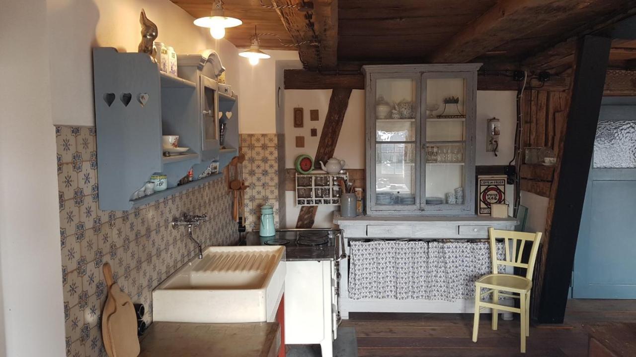 Historisches Fachwerkhaus "Hoher Hirschen" - Stilvolles Studio Und Museales Apartment Mit Romantischem Hof Und Garten Bodman-Ludwigshafen Eksteriør billede